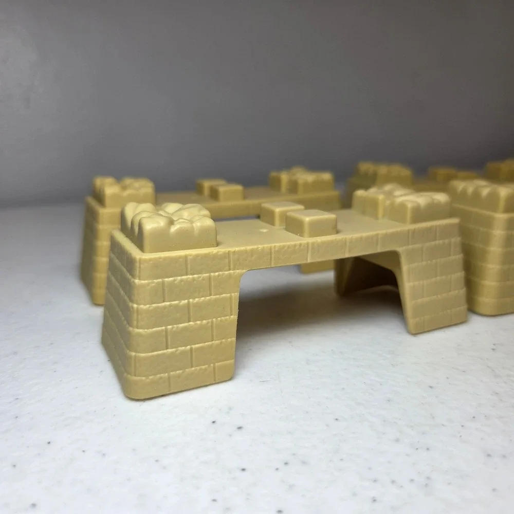 Fisher-Price Thomas Friends TrackMaster Bridge Riser Supports Tan 4pc Set 2009‎